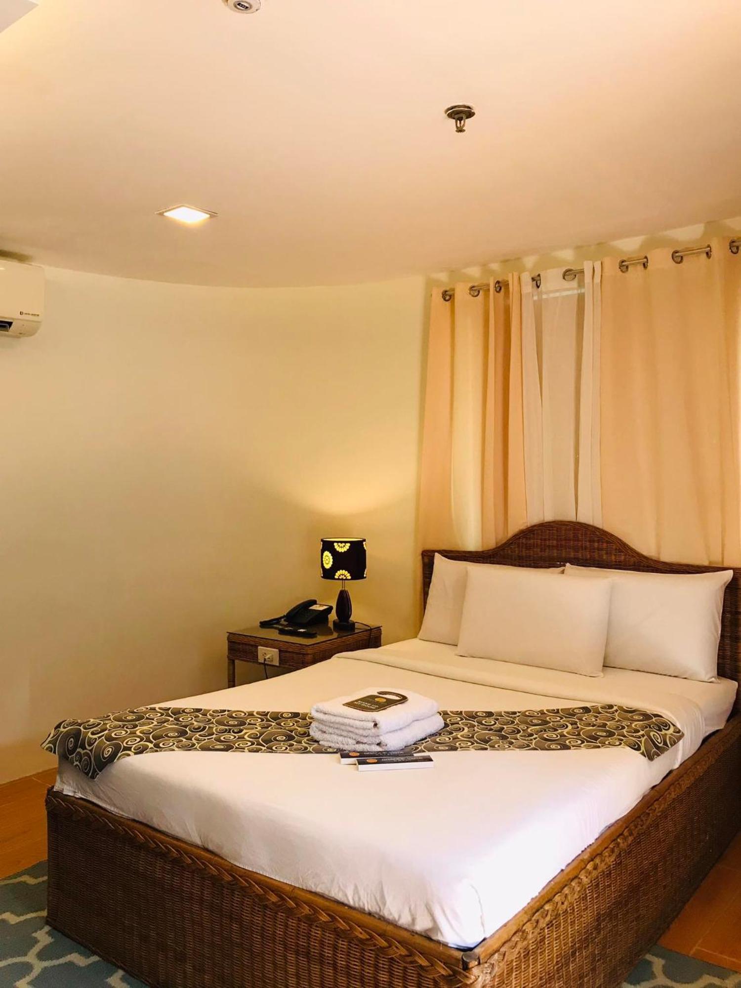 Grande Vista Hotel Puerto Princesa Buitenkant foto